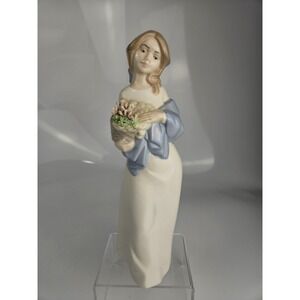 Nadal Handcrafted Spanish Porcelain Girl‎ Figurine Flower Bouquet Spainish